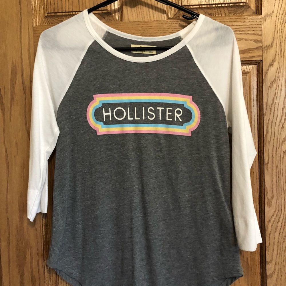 Hollister tee